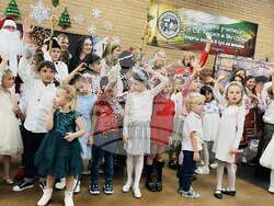 Коледно тържество под надслов „Чудо подари ми” се състоя в училище „Св. св Кирил и Методий” в Лос Анджелис