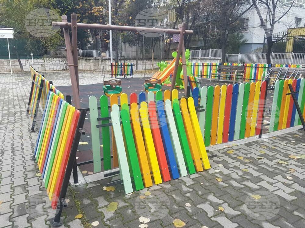 Община Стара Загора: Ремонтирана детска площадка зарадва предколедно старозагорчета