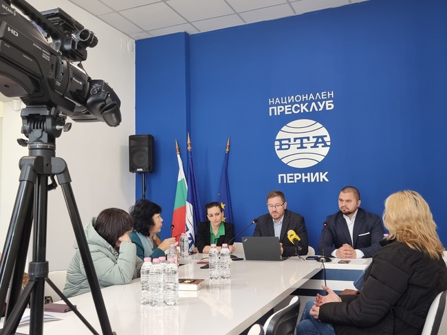Пресконференция на ПП "Възраждане" Перник във връзка с проблемите около изграждането на водния цикъл в града