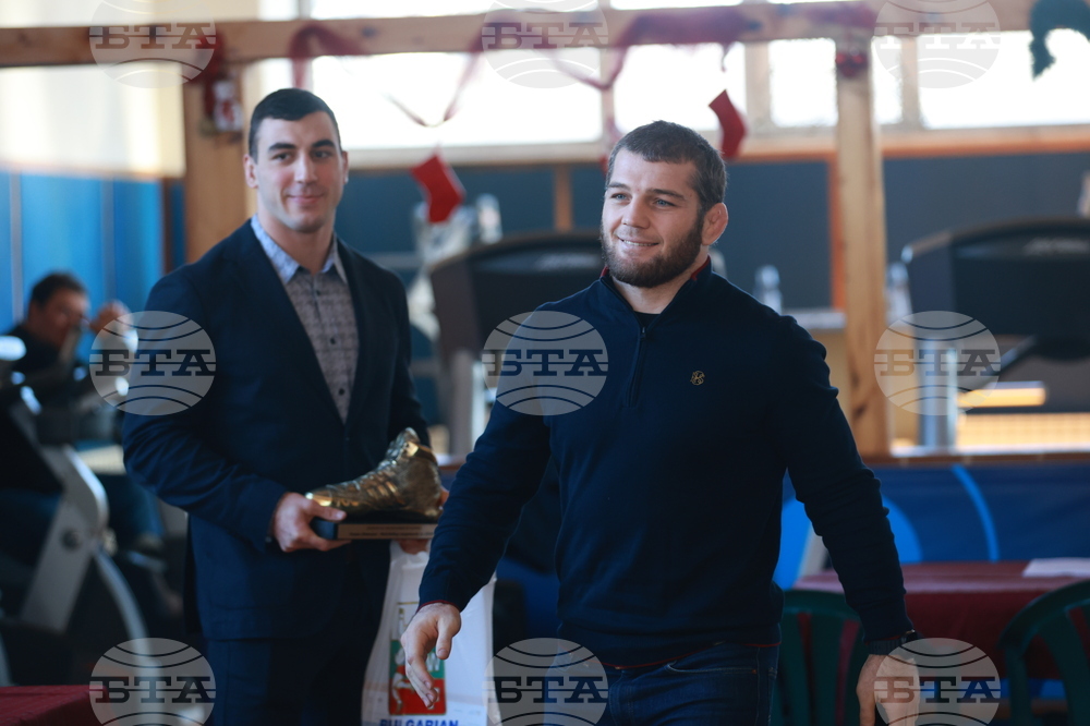 Националите на България в свободната борба започнаха лагер в Русия преди Евро 2025