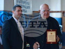 Българска федерация по борба - награди - Александър Томов