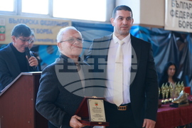 Българска федерация по борба - награди - Огнян Николов
