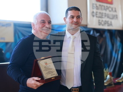 Българска федерация по борба - награди - Янко Шопов