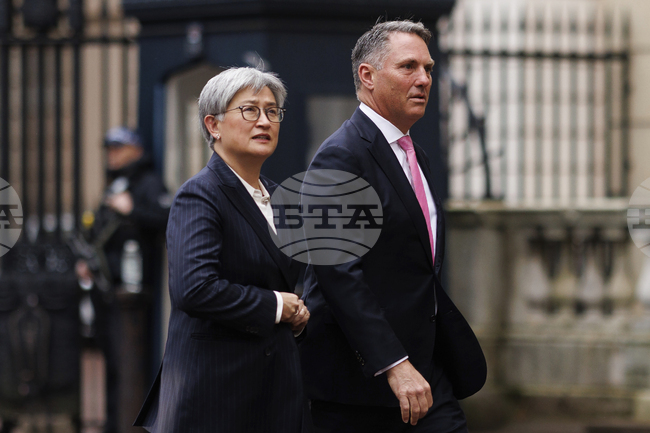 Австралия и Великобритания ще преговарят за засилване на отбранителните и икономическите връзки