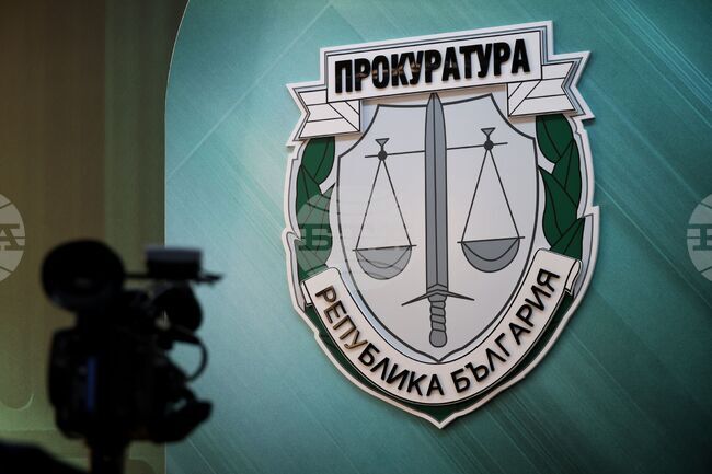 Окръжната прокуратура в Бургас задържа за срок до 72 часа мъж от село Кошарица, обвинен в убийство с особена жестокост