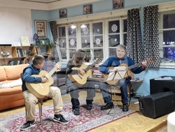 Самоков- китарен ансамбъл "Акустика" - концерт