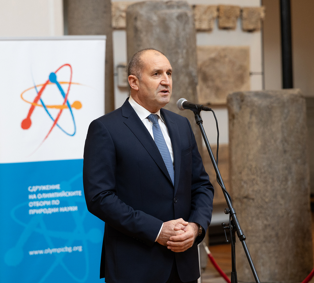 Румен Радев: Постиженията на българските олимпийци по природни науки отреждат водещи позиции за страната ни в международните класации 