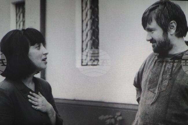 Филмът „300 клоунски сили“ за Теди Москов бе представен тази вечер