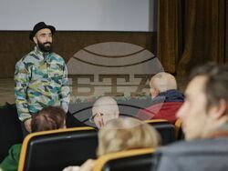 Документалният филм, посветен на Теди Москов - „300 клоунски сили“