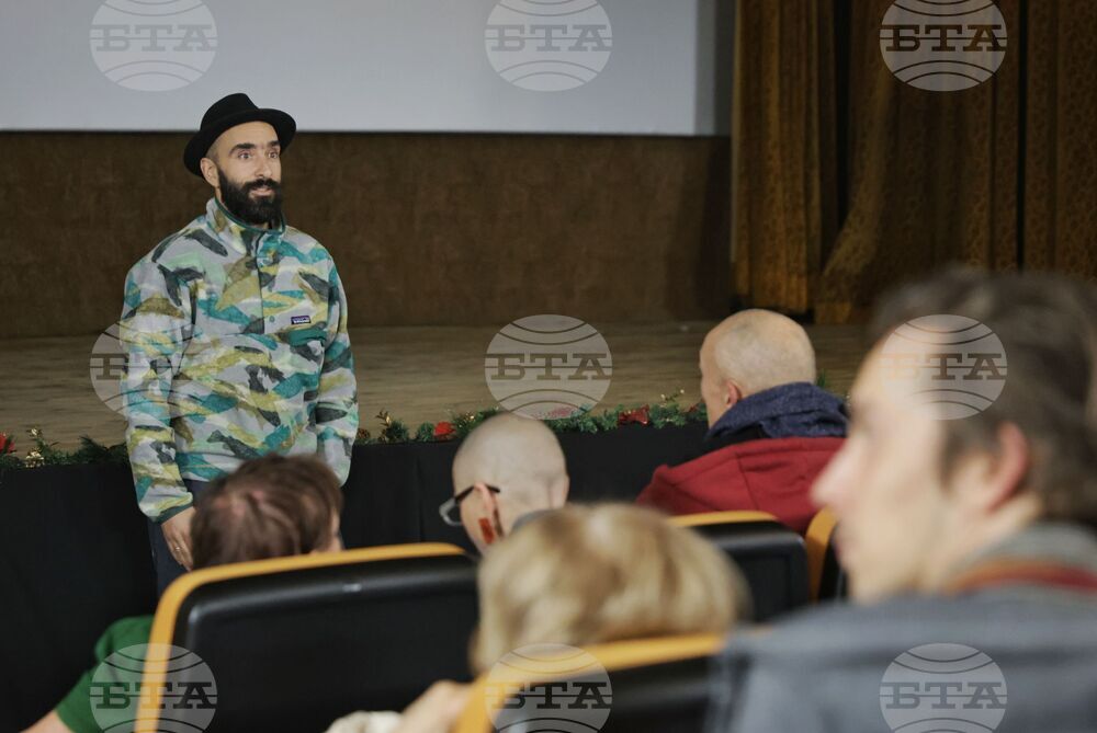 Документалният филм, посветен на Теди Москов - „300 клоунски сили“