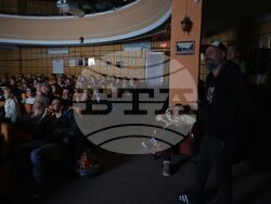 Документалният филм, посветен на Теди Москов - „300 клоунски сили“