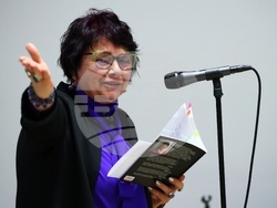 Четене на стихове от книгата „Любовите ни“