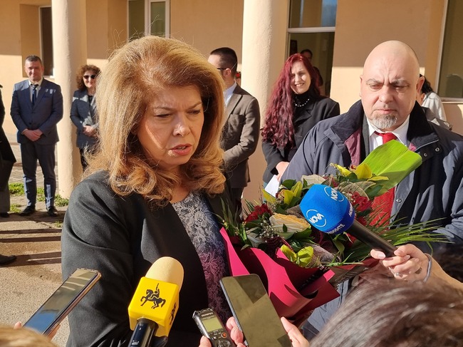 Желанието да се състави широко мнозинство е вече обещание за устойчив парламент, а надявам се и за устойчив кабинет, каза Илияна Йотова