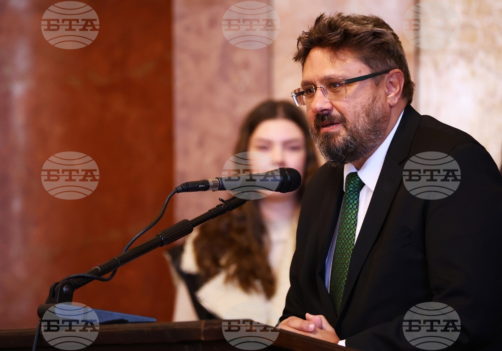 Очакваме Националната художествена академия да ни предостави специално разработен шрифт, който ще носи името БТА, каза Кирил Вълчев