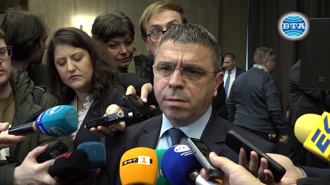 Предполагам, че ще успеем да реализираме изпълнението на закона, каза Атанас Илков за увеличението на заплатите в МВР