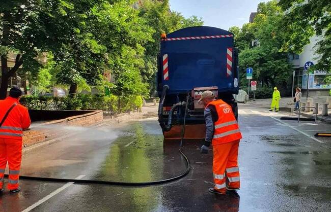 Ще бъдат измити улици и булеварди в 10 района в София, съобщиха от Столичната община