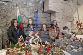 Хасково - Областна администрация - коледен благотворителен базар