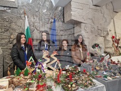 Хасково - Областна администрация - коледен благотворителен базар