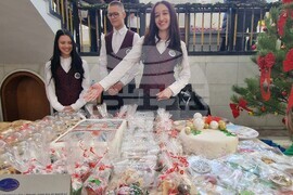 Хасково - Областна администрация - коледен благотворителен базар