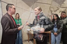 Хасково - Областна администрация - коледен благотворителен базар