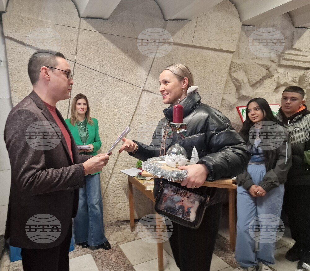 Хасково - Областна администрация - коледен благотворителен базар