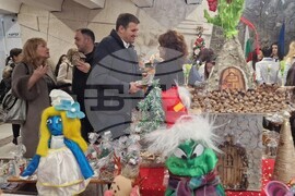 Хасково - Областна администрация - коледен благотворителен базар