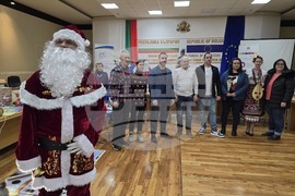 Плевен - областна администрация - коледен базар