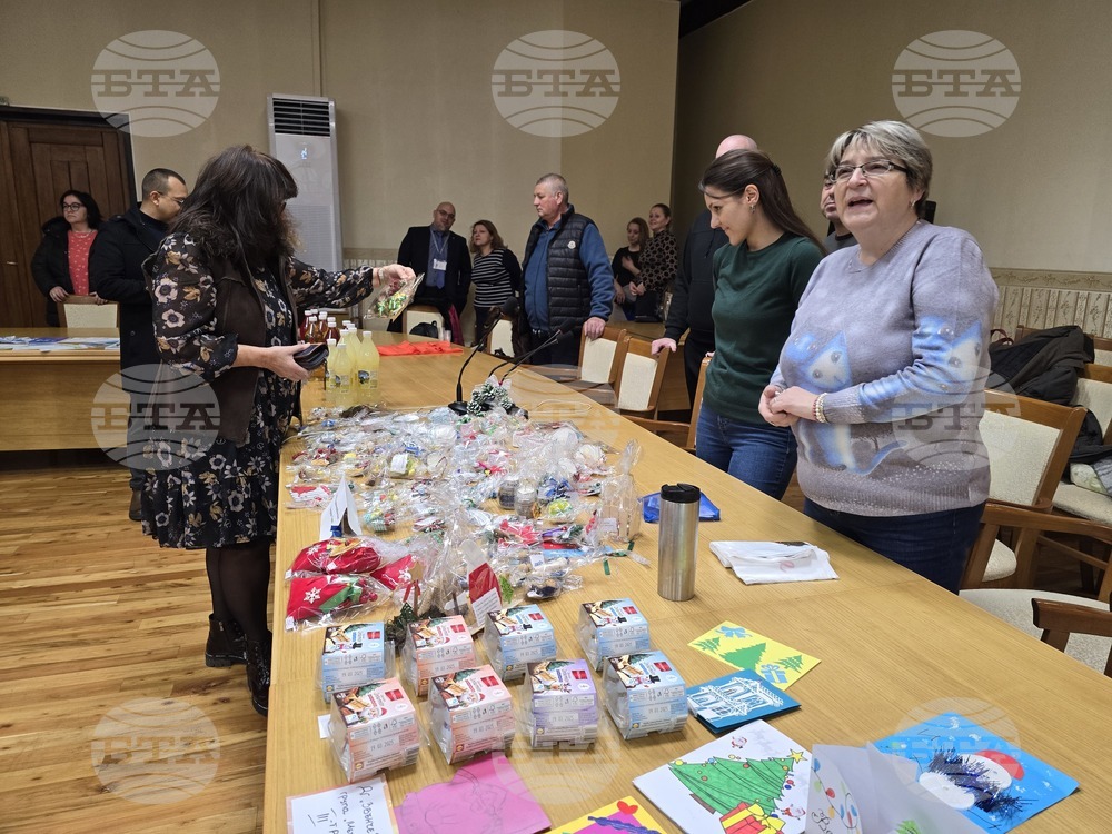 Плевен - областна администрация - коледен базар