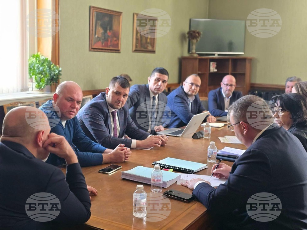 Демократична България: Продължават преговорите за правителство между ГЕРБ-СДС и ДБ