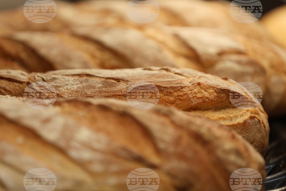 Едни от първите щандове от инициативата "Магазин за хората" ще бъдат официално открити в Куклен утре