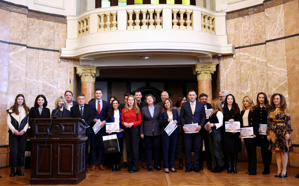 Езикът е нещото, което трябва да ни свързва, а не да ни разделя, заяви председателят на парламента Наталия Киселова пред участниците във форум ''Филология и журналистика – заедно за езика''