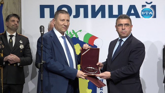 Бъдете убедени, че имате подкрепата на прокуратурата във всички разследвания, каза Борислав Сарафов на церемонията "Полицай на годината"