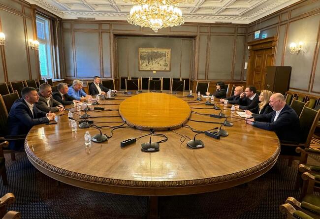 България има нужда от редовно правителство, постигнаха съгласие БСП – Обединена левица и ГЕРБ