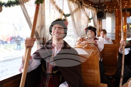 Коледен ретро трамвай