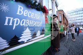 Коледен ретро трамвай