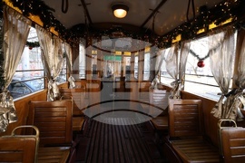 Коледен ретро трамвай