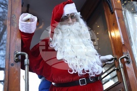 Коледен ретро трамвай