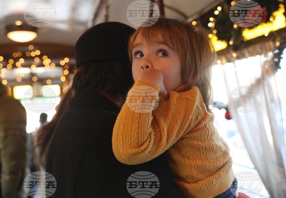 Коледен ретро трамвай