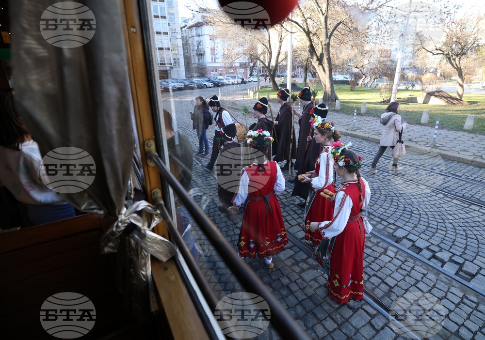 Коледен ретро трамвай