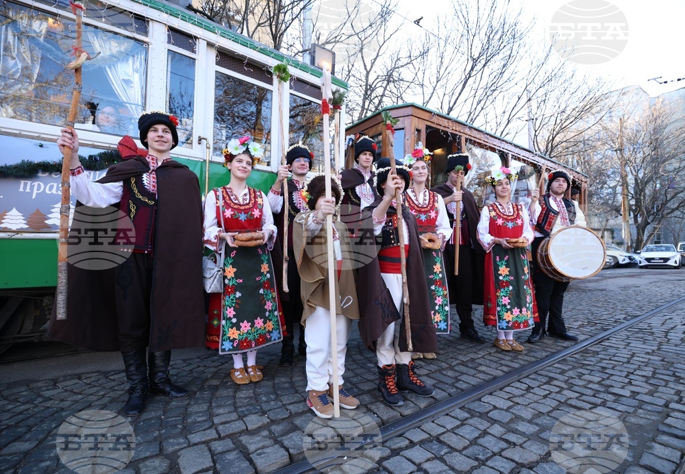 Коледен ретро трамвай