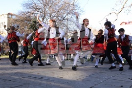 Коледен ретро трамвай