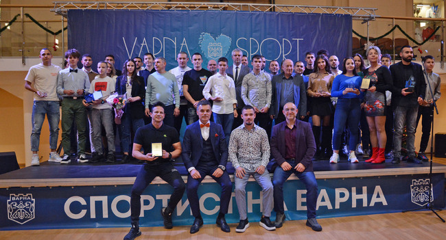 Кметът Благомир Коцев награди петимата носители на отличието „Спортист на Варна“ за 2024 година