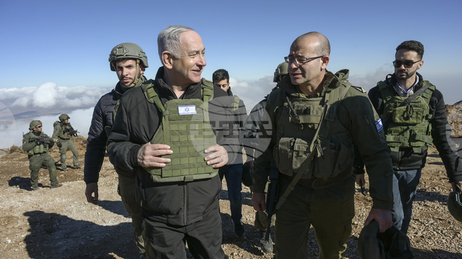 Нетаняху и членове на администрацията му посетиха израелски военни, разположени в Сирия, отвъд демаркационната линия
