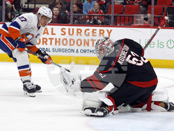 Islanders Hurricanes Hockey