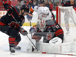 Islanders Hurricanes Hockey