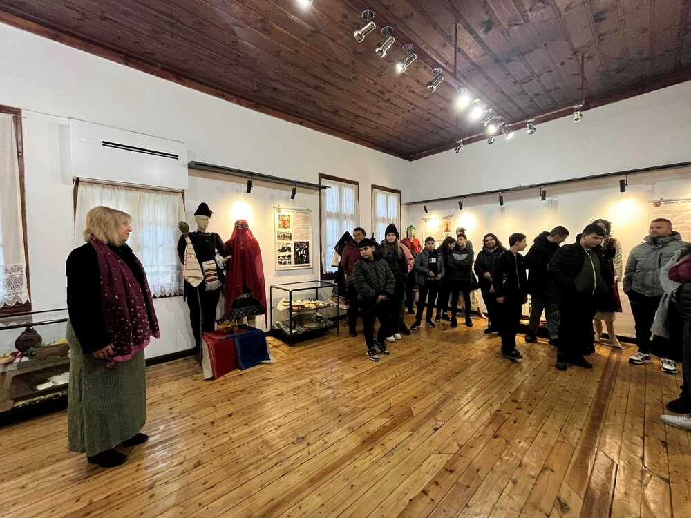 Исторически музей - Стрелча представя изложбата на Регионален етнографски музей - Пловдив „Чудният свят на тракийката“