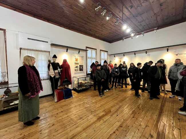 Исторически музей - Стрелча представя изложбата на Регионален етнографски музей - Пловдив „Чудният свят на тракийката“