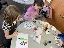 Конкурс за рисунка на тема „Коледа“ организираха от училището към Българския културен център „Роден край“ в Кънектикът, САЩ