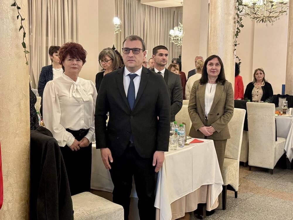 Община Стара Загора: Коледна дарителска вечер под патронажа на кмета Живко Тодоров събра 30 000 лв за проекта „Звезден ум“