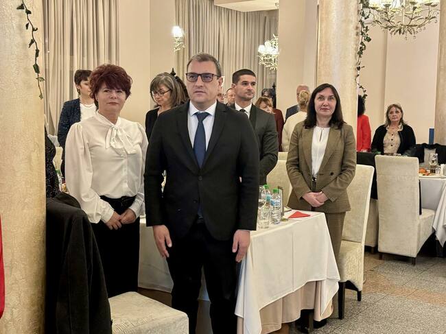 Община Стара Загора: Коледна дарителска вечер под патронажа на кмета Живко Тодоров събра 30 000 лв за проекта „Звезден ум“